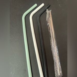 Set of 3 Reusable Silicone Straws and 1 Stainless Steel Straw with Cleaner